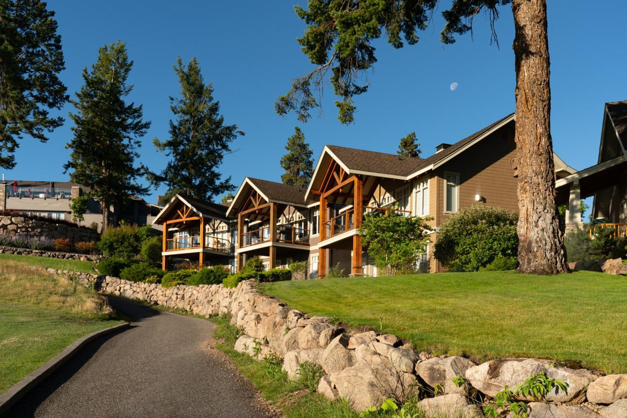 Predator Ridge Resort Vernon Bagian luar foto