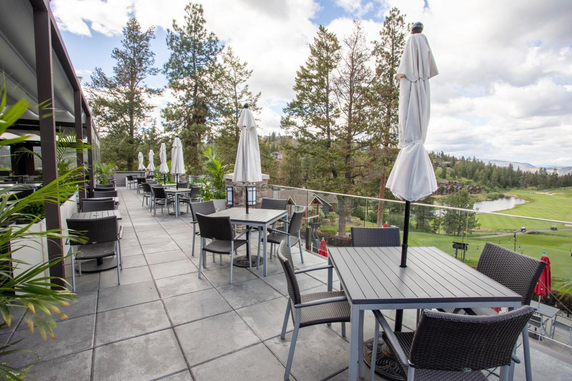 Predator Ridge Resort Vernon Bagian luar foto