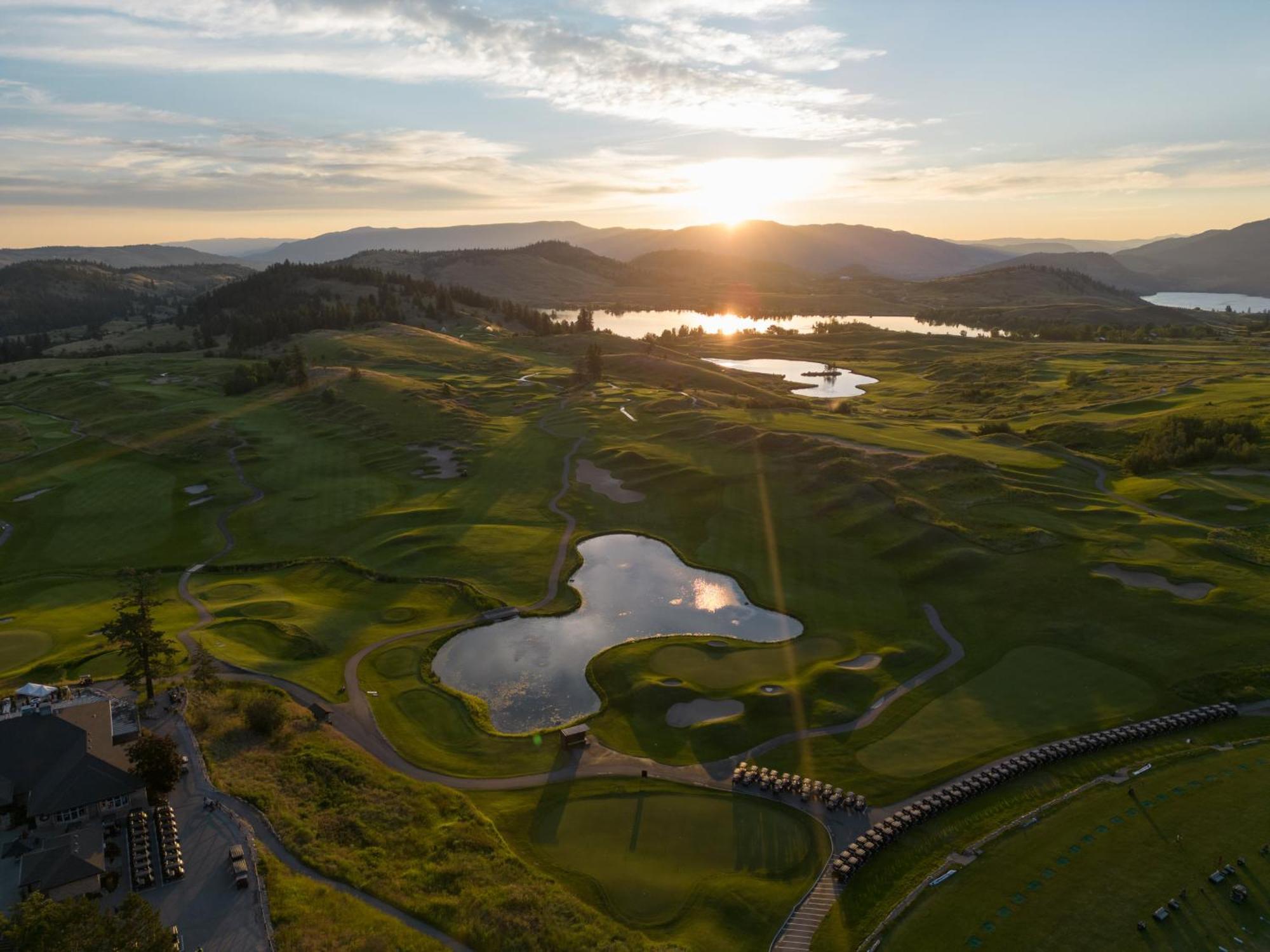 Predator Ridge Resort Vernon Bagian luar foto